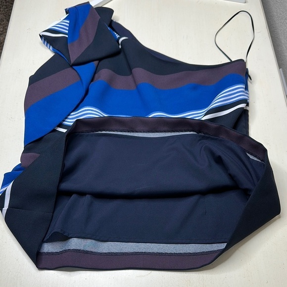 Banana Republic One Shoulder Bow Detail Striped Side Zip Top Size 6 - Picture 6 of 11